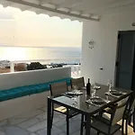 Дом отдыха Lily Mykonos *