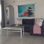 Дом отдыха Lily Mykonos